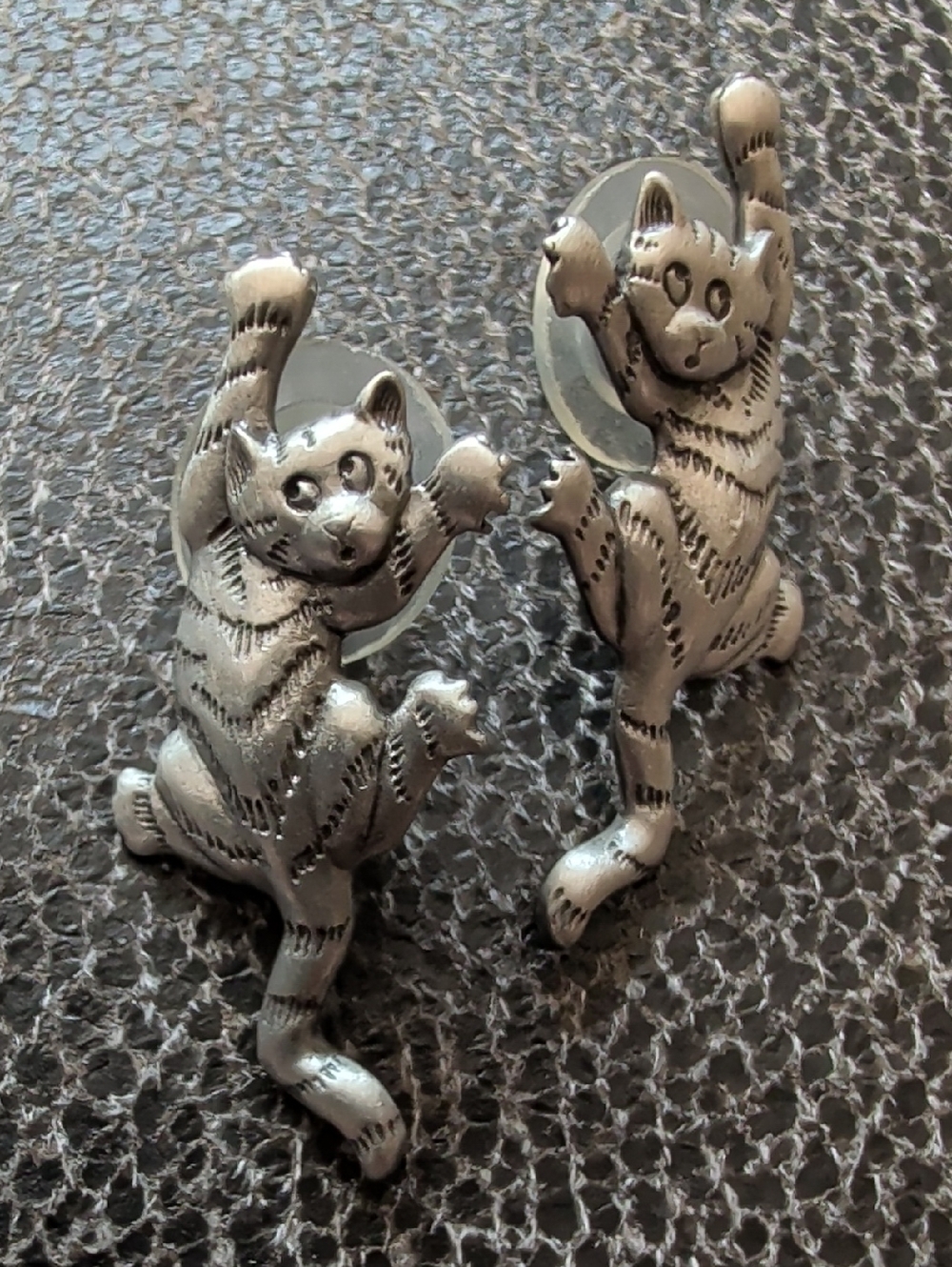 Vintage JJ Pewter Playful Cat Earrings Tabby Kitten Pet Lovers